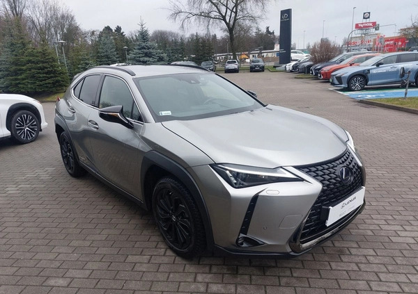 Lexus UX cena 152900 przebieg: 16562, rok produkcji 2022 z Szczecin małe 562